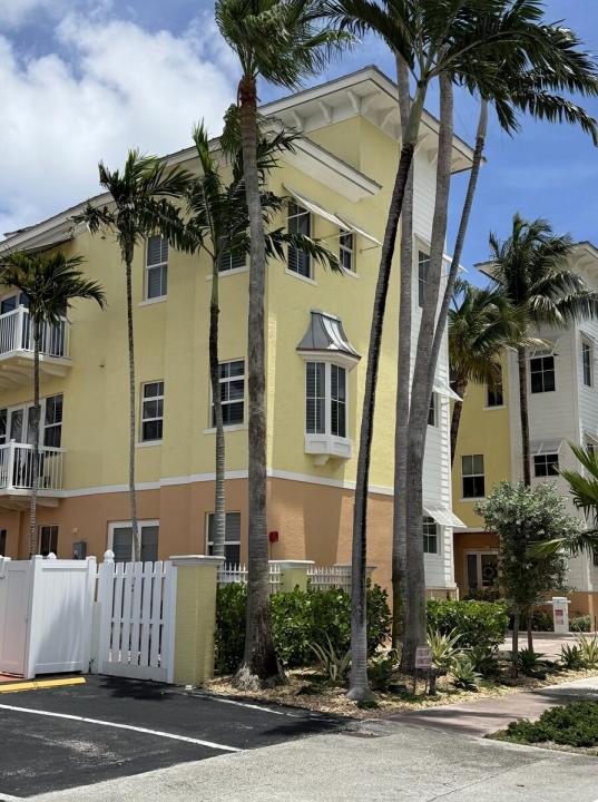 4332 Seagrape Drive 4, Lauderdale By The Sea, Floride 33308, États-Unis