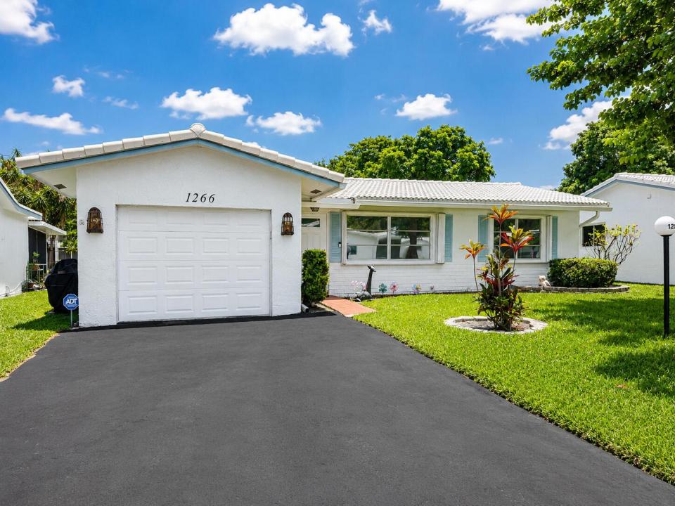 1266 NW 82nd Avenue, Plantation, Florida 33322, USA