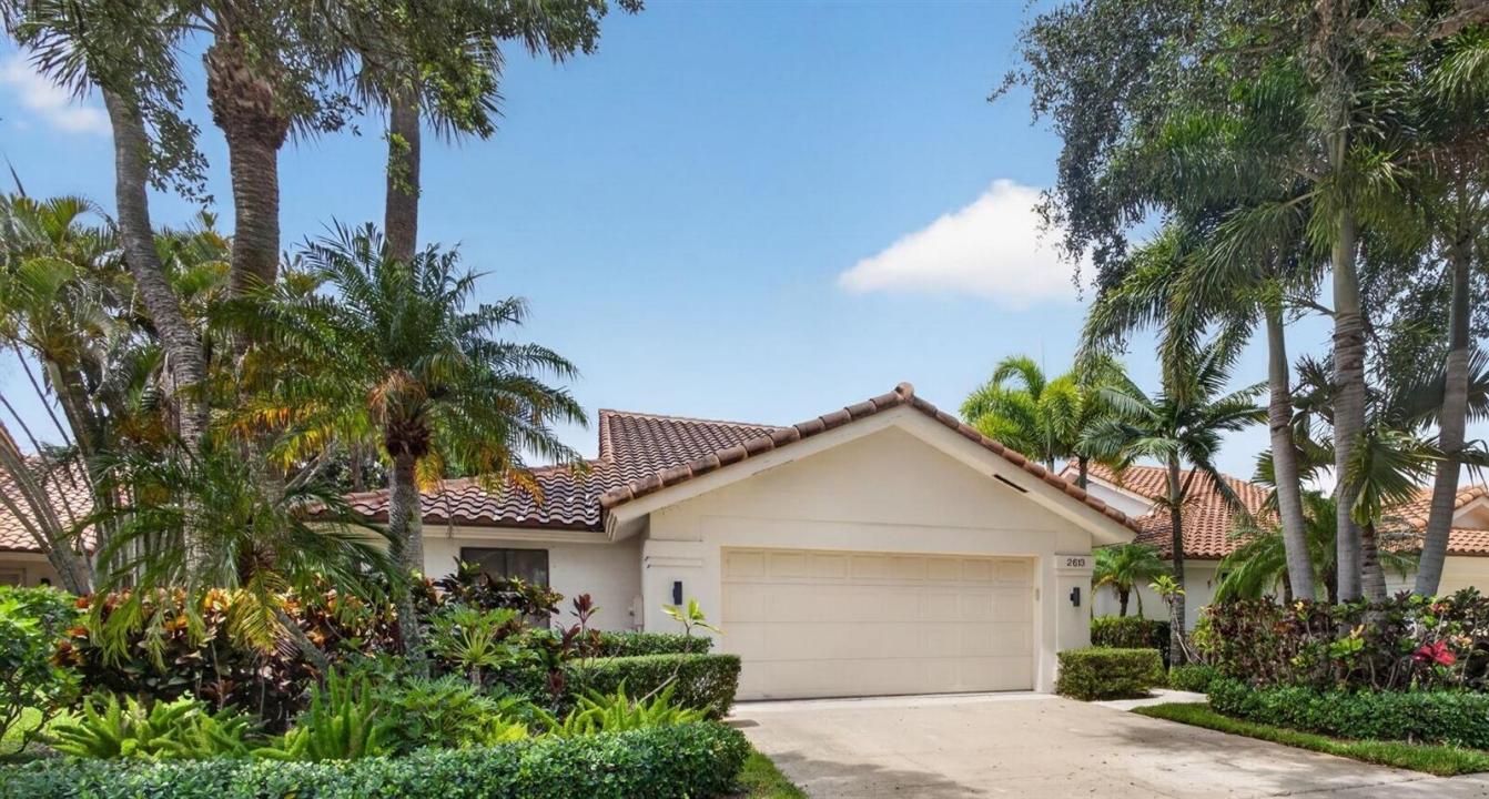 2613 Mohawk Circle, West Palm Beach, Florida 33409, USA