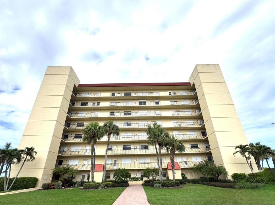 7420 S Ocean Drive 313, Jensen Beach, Florida 34957, USA