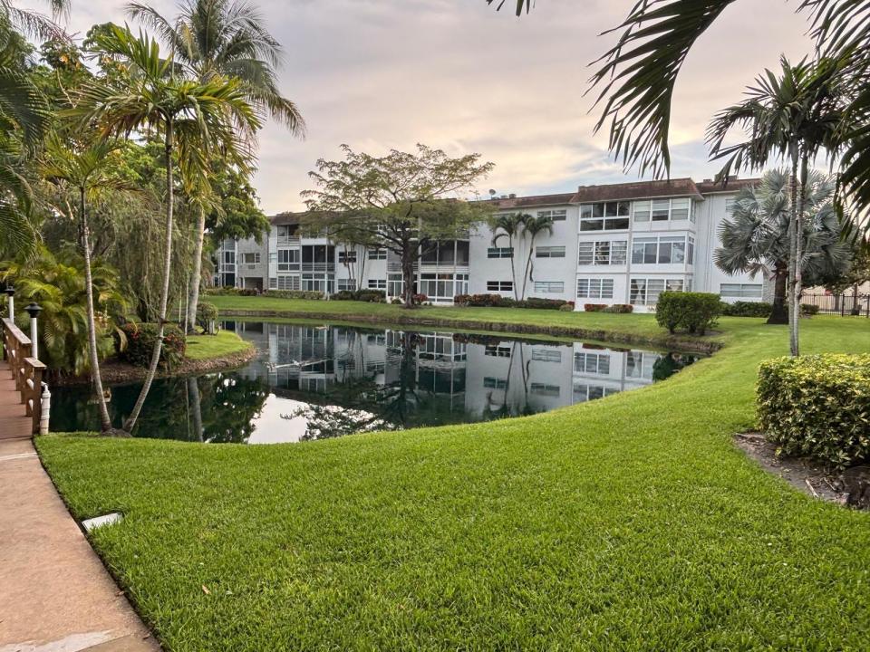 5171 W Oakland Park Boulevard 308, Lauderdale Lakes, Floride 33313, États-Unis