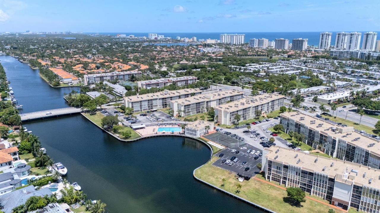 801 THREE ISLANDS Boulevard 303, Hallandale Beach, Florida 33009, Stati Uniti