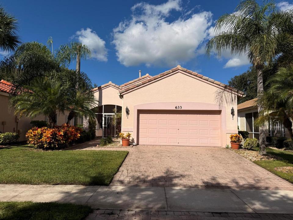 633 NW Whitfield Way, Port St. Lucie, Florida 34986, USA