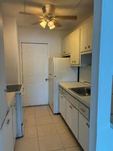 300 NE 191st Street 217, Miami, Flórida 33179, Estados Unidos
