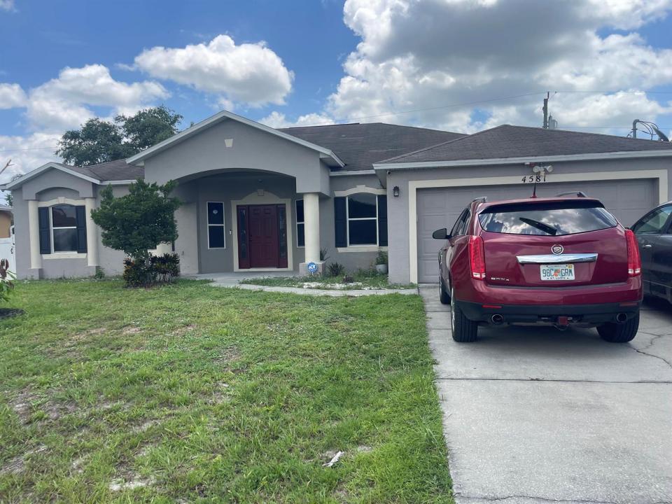 4581 SW Floral Street, Port St. Lucie, פלורידה 34953, ארצות הברית של אמריקה