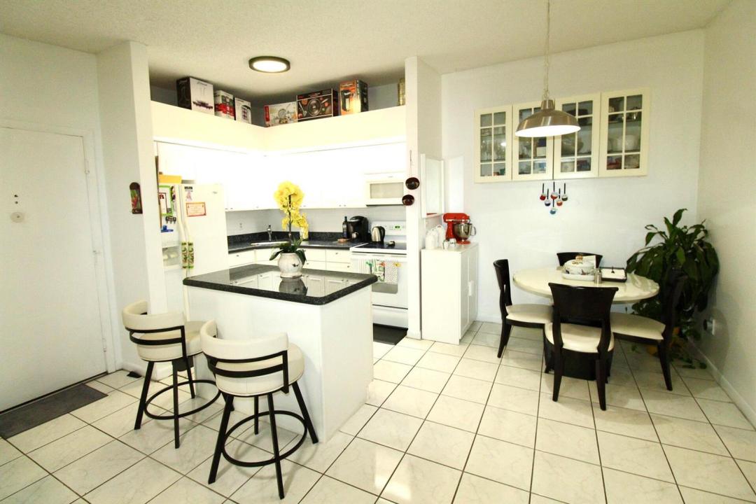 9342 S Belfort Circle 214, Tamarac, Floride 33321, États-Unis