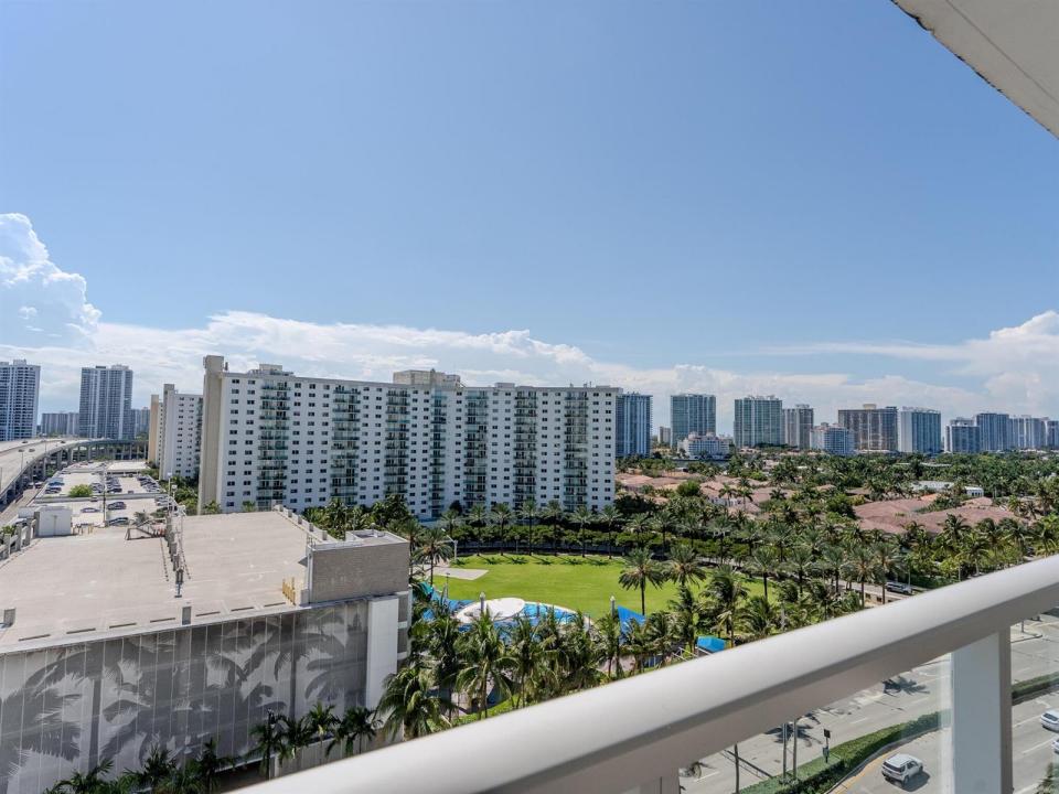 19201 Collins Avenue 1038, Sunny Isles Beach, Florida 33160, Stati Uniti