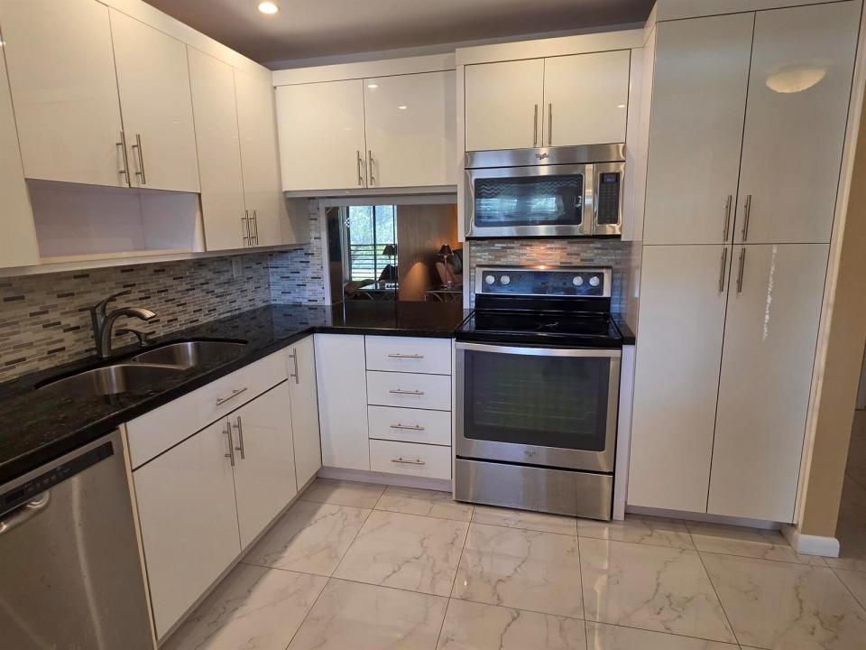 6090 N Sabal Palm Boulevard 209, Tamarac, Florida 33319, USA