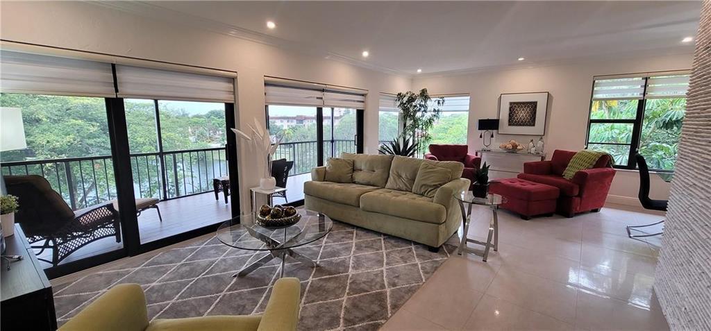 6010 S Falls Cir Drive 423, Lauderhill, Florida 33319, USA