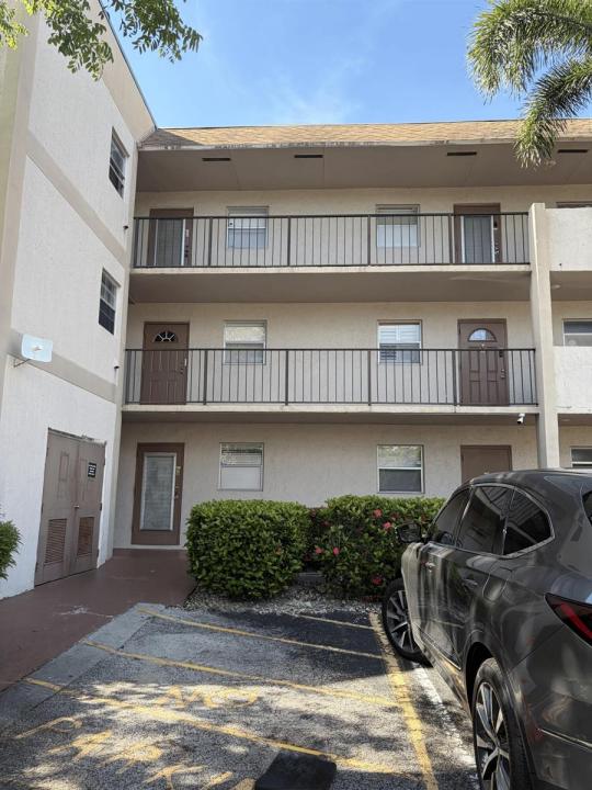8311 Sands Point Boulevard 106, Tamarac, Floride 33321, États-Unis