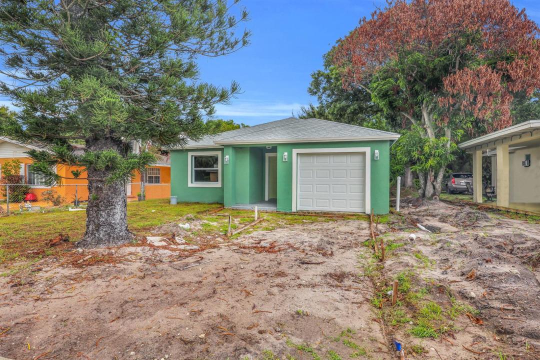 2002 Avenue M, Fort Pierce, Florida 34950, USA