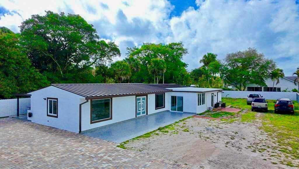 696 Arlington Drive, West Palm Beach, Floryda 33415, USA