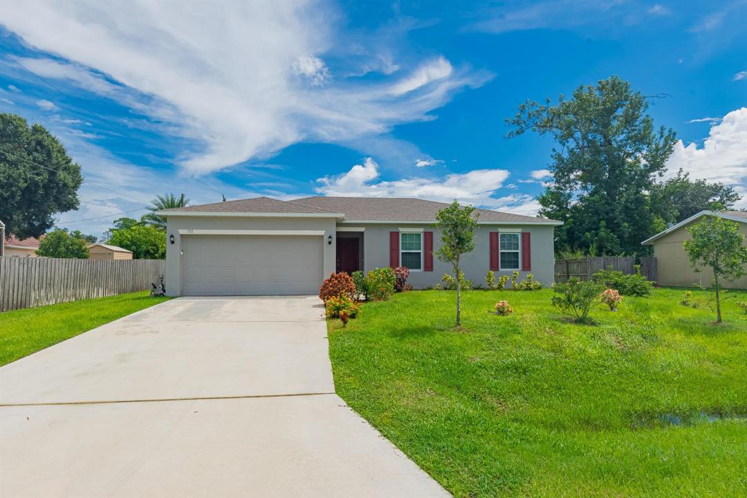 1711 SW Angelo Street, Port St. Lucie, Floride 34953, États-Unis