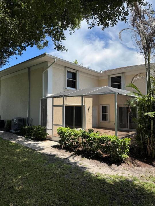 1536 N Lawnwood Circle 3, Fort Pierce, Floride 34950, États-Unis
