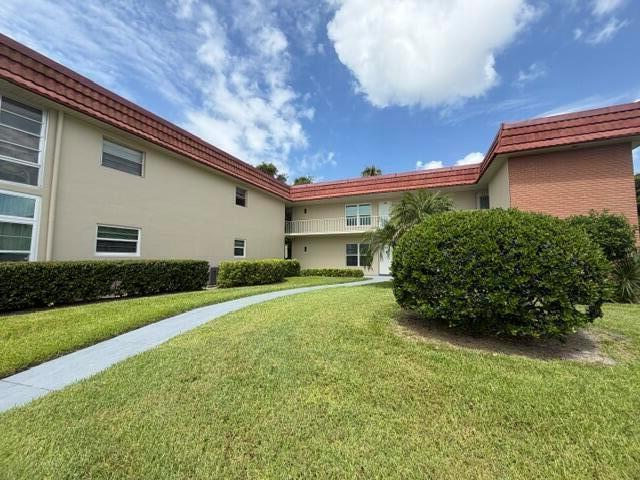16 Vista Palm Lane 105, Vero Beach, Florida 32962, USA
