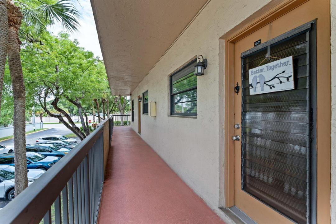 6095 N Sabal Palm Boulevard 207, Tamarac, Floride 33319, États-Unis