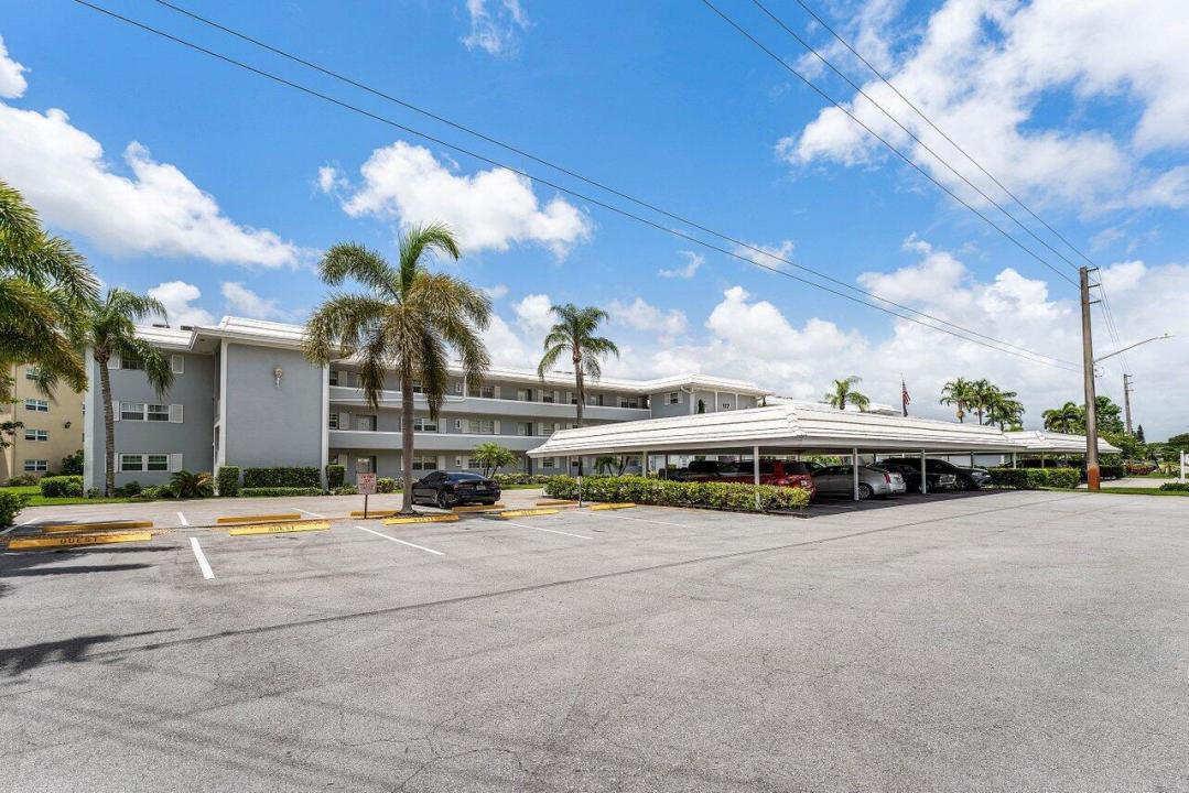 157 Atlantis Boulevard 301, Atlantis, Floride 33462, États-Unis