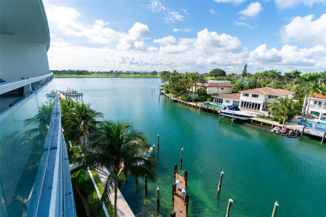 9400 W Bay Harbor Drive 503, Bay Harbor Islands, Flórida 33154, Estados Unidos