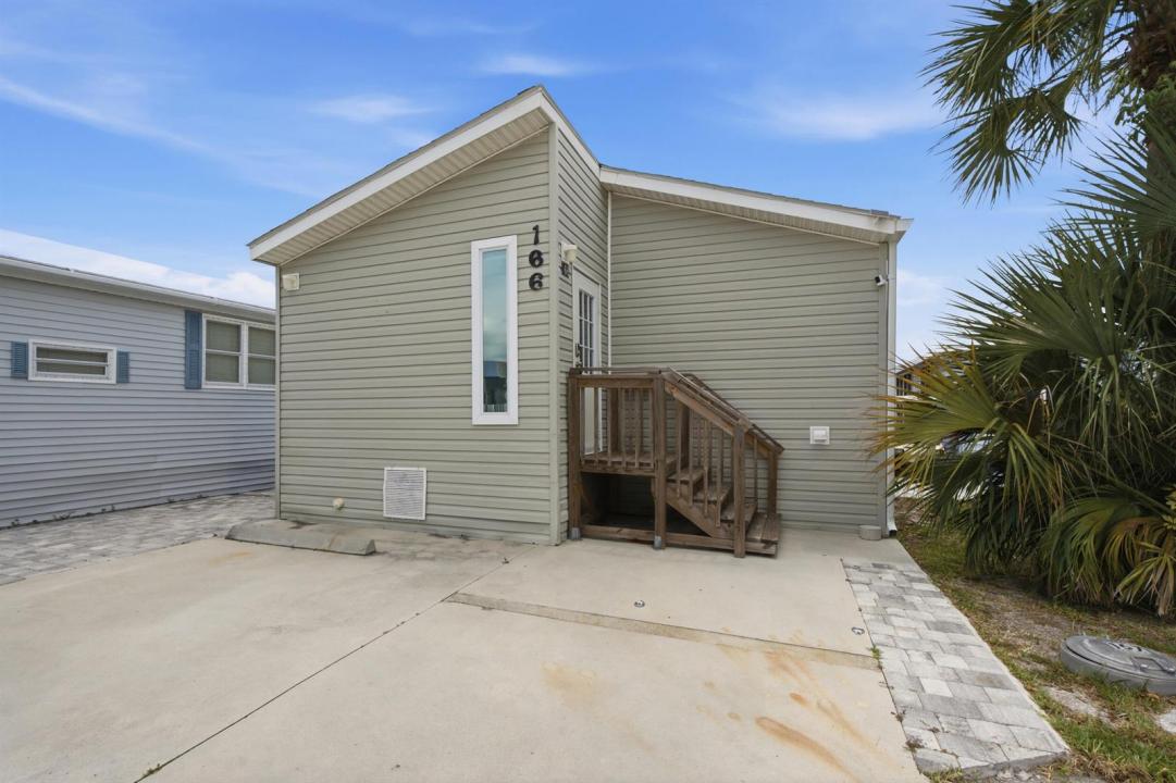 166 Nettles Boulevard, Jensen Beach, Florida 34957, USA