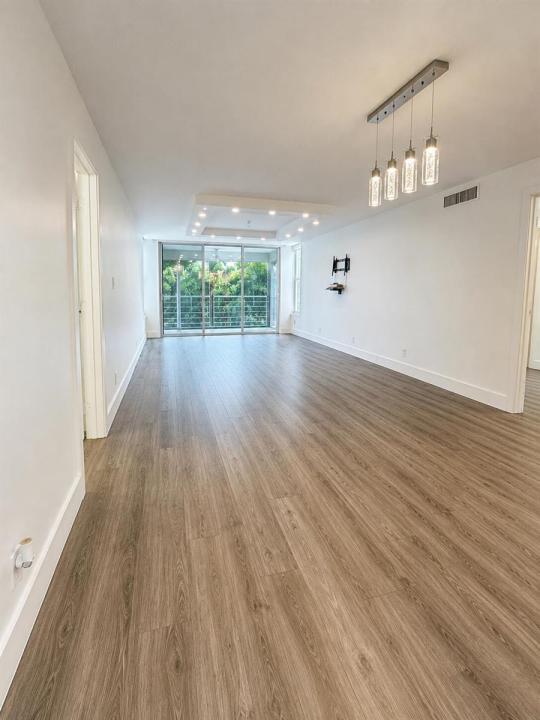 3930 Oaks Clubhouse Drive 303, Pompano Beach, Florida 33069, Stati Uniti