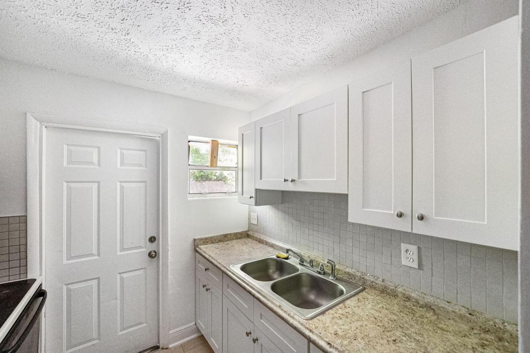 2108 Avenue E, Fort Pierce, Florida 34950, USA