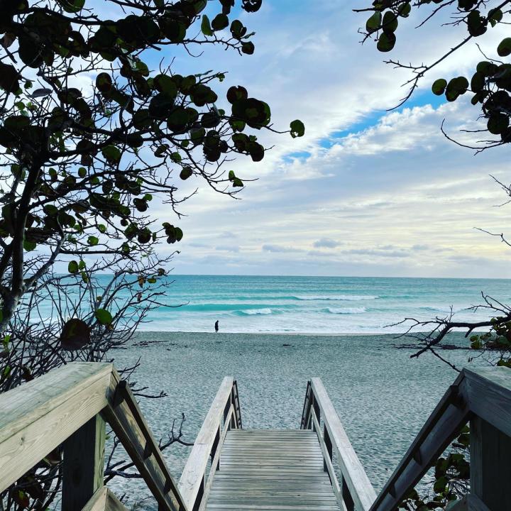 4 Garden Street 204n, Tequesta, Florida 33469, USA