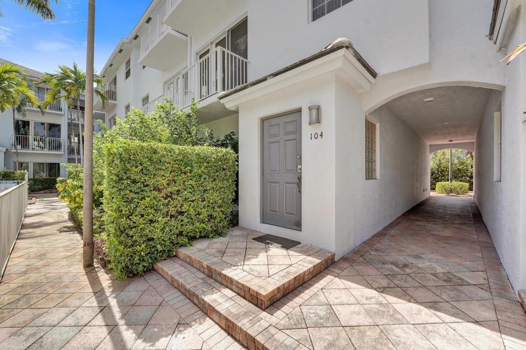 2725 NE 8th Avenue 104, Wilton Manors, Flórida 33334, Estados Unidos