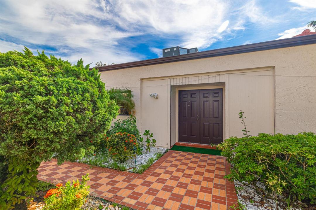 8008 Eastlake Drive, Boca Raton, Florida 33433, USA