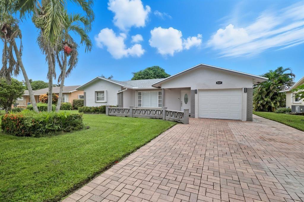 9407 NW 70th Place, Tamarac, Florida 33321, USA