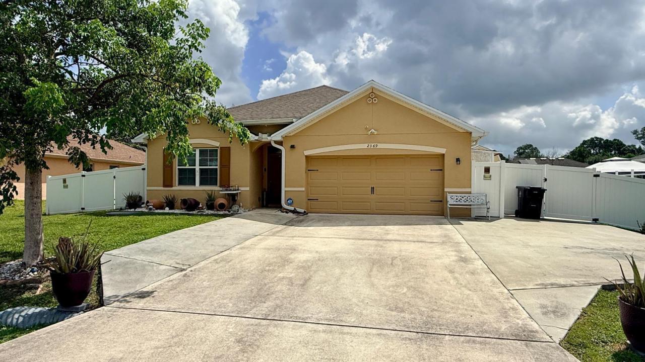 2369 SW Barber Lane, Port St. Lucie, Floride 34984, États-Unis