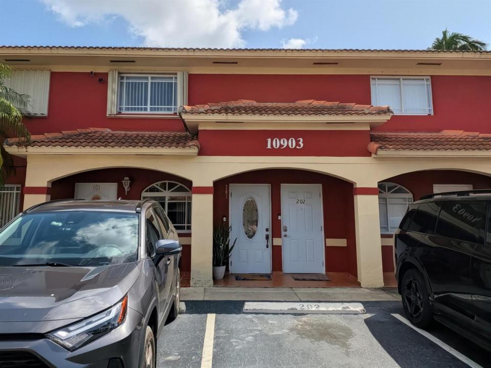 10903 W Okeechobee Road 201, Hialeah, フロリダ 33018, アメリカ合衆国