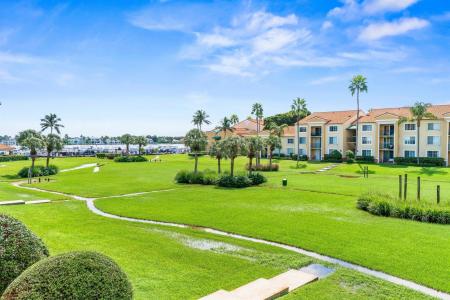 145 Yacht Club Way 210, Hypoluxo, Florida 33462, USA