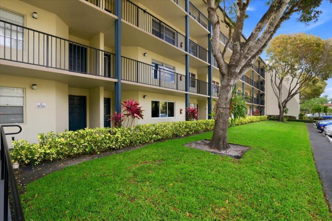 700 SW 128th Avenue 310c, Pembroke Pines, Florida 33027, USA
