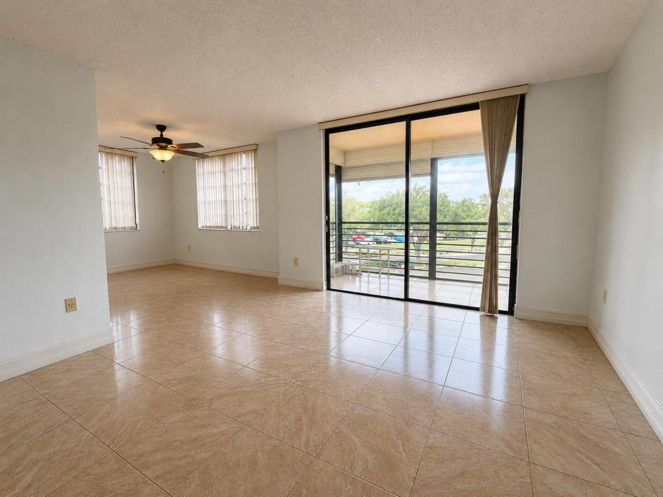 1000 Colony Point Circle 315, Pembroke Pines, Floride 33026, États-Unis