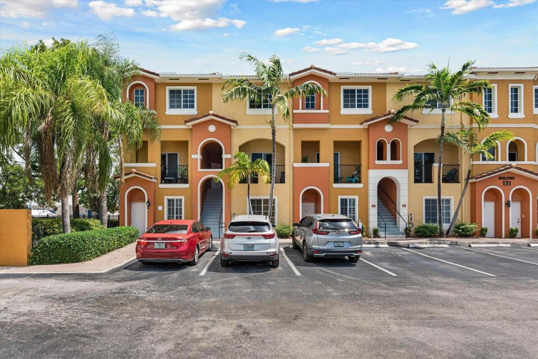 131 NW 2nd Avenue 3, Florida 33009, Stati Uniti