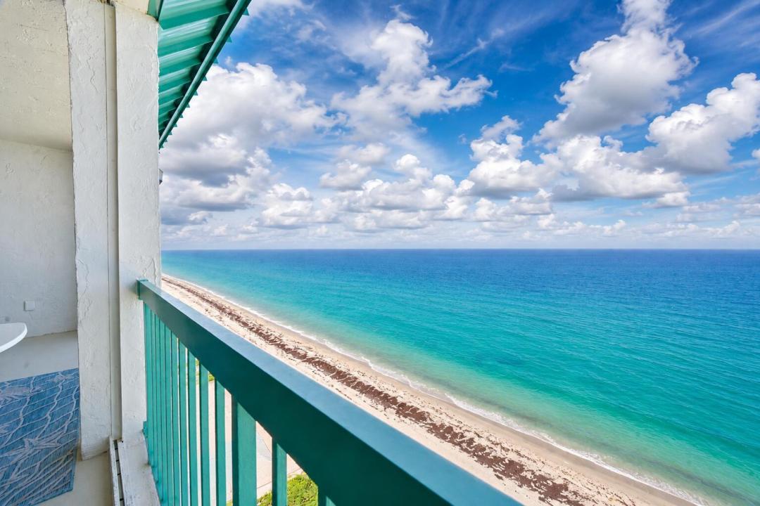 9900 S OCEAN Drive 1603, Jensen Beach, Florida 34957, USA