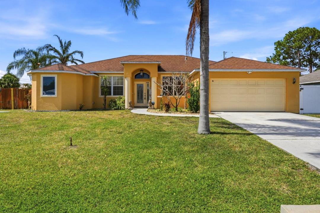 1202 SW San Esteban Avenue, Port St. Lucie, Floride 34953, États-Unis
