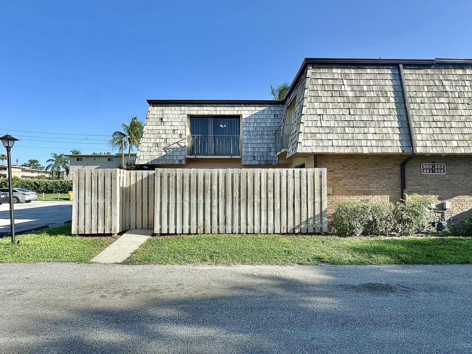 251 Lake Arbor Drive, Palm Springs, Floride 33461, États-Unis