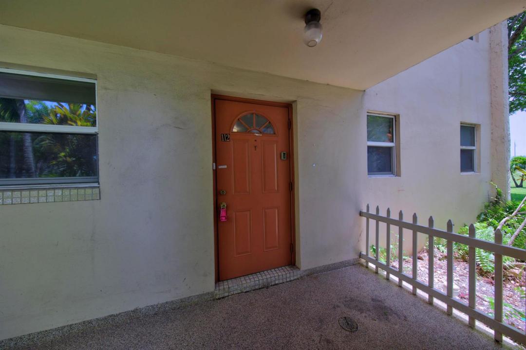 8101 N Sunrise Lakes N Drive 112, Sunrise, Floride 33322, États-Unis