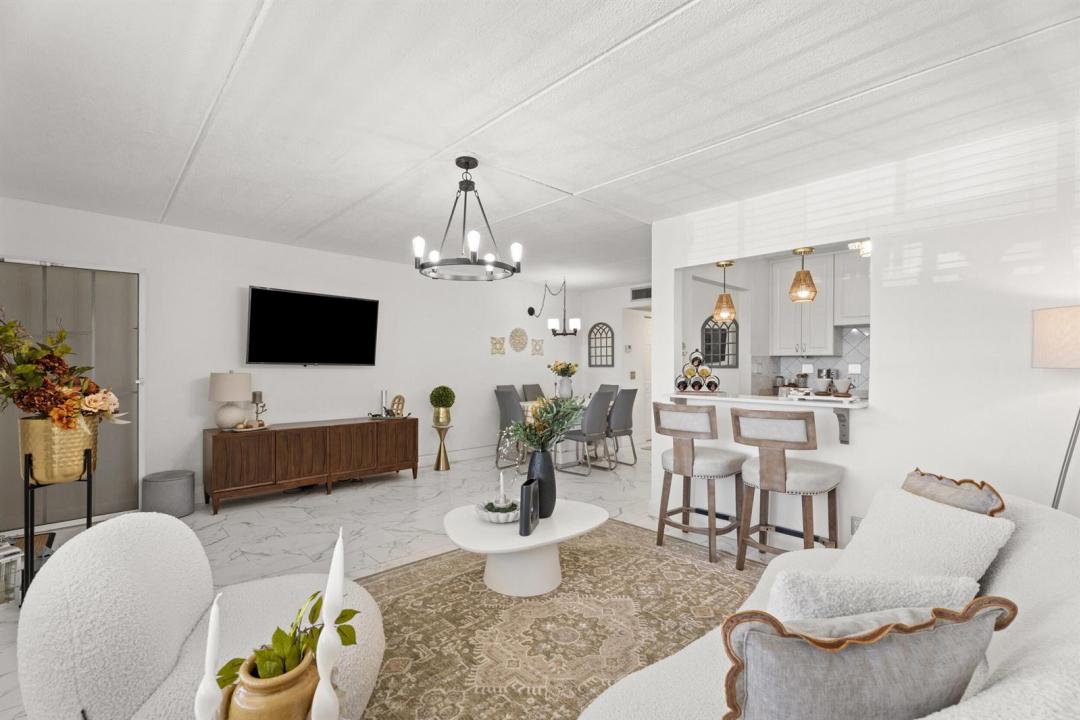 200 Village Green E Circle 206, Palm Springs, Florida 33461, Stati Uniti