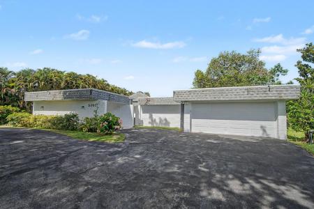 5707 White Hickory Circle, Tamarac, Florida 33319