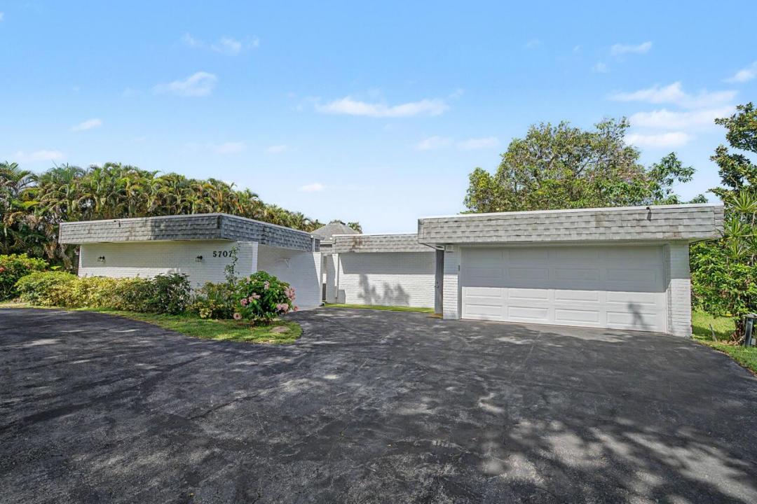 5707 White Hickory Circle, Tamarac, Florida 33319