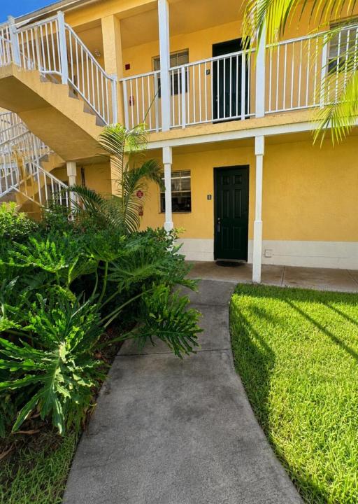 6323 La Costa Drive B, Boca Raton, Florida 33433, USA