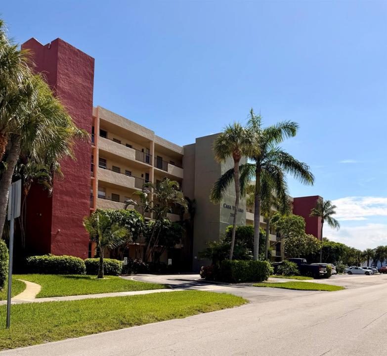 2400 NE 10th Street 106, Pompano Beach, Florida 33062, Stati Uniti