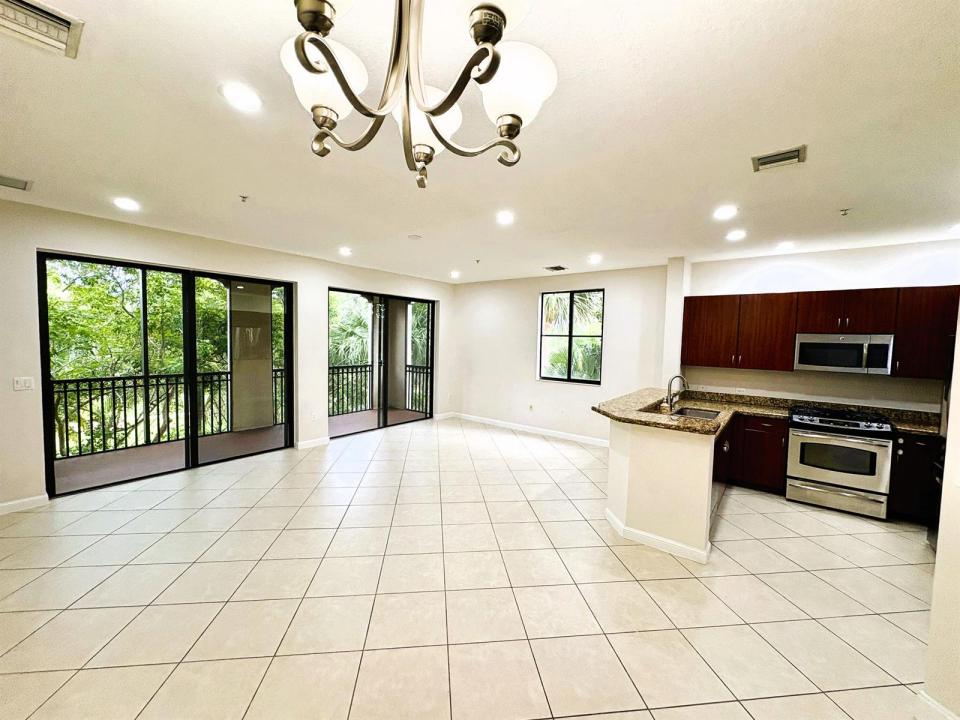 3020 NW 125th Avenue 315, Sunrise, Floride 33323, États-Unis