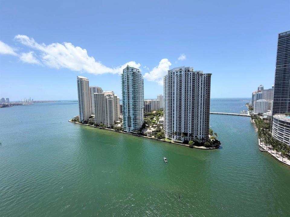 300 S BISCAYNE Boulevard T-2208, Miami, Florida 33131, Stati Uniti