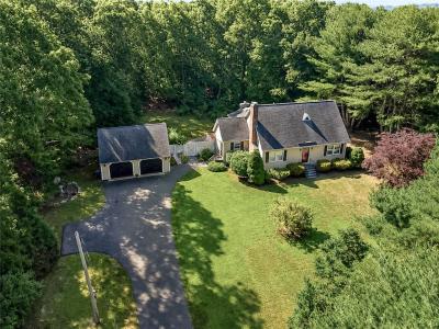 83 Stoney Hollow Road, Tiverton, Rhode Island 02878, USA