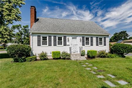 15 Drake Road, Warwick, Rhode Island 02888, USA