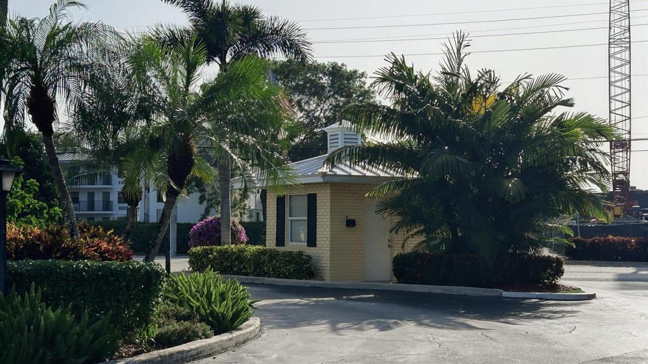 21 Colonial Club Drive 202, Boynton Beach, Florida 33435, Stati Uniti