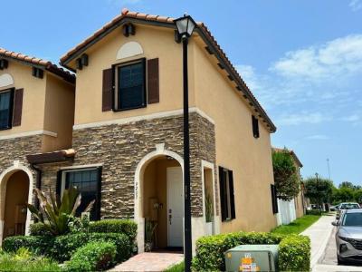 9207 W 33rd Lane, Hialeah, Florida 33018, Estados Unidos